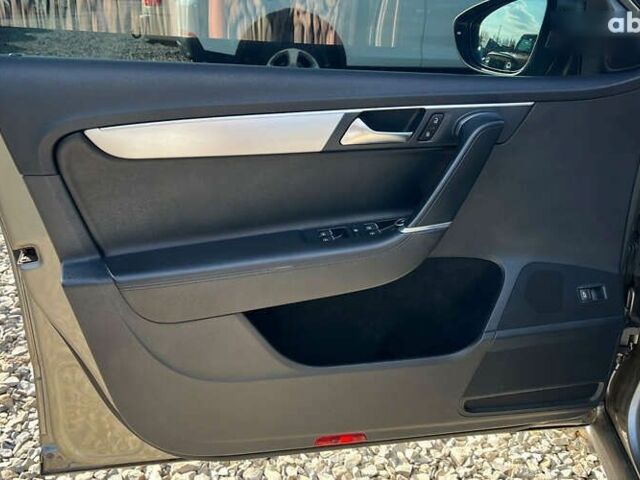 Фольксваген Пассат, объемом двигателя 1.6 л и пробегом 320 тыс. км за 11000 $, фото 7 на Automoto.ua