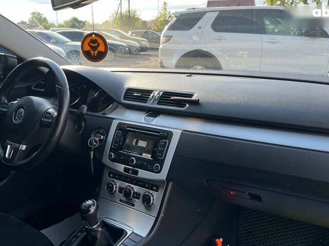 Фольксваген Пассат, объемом двигателя 1.6 л и пробегом 320 тыс. км за 11000 $, фото 25 на Automoto.ua