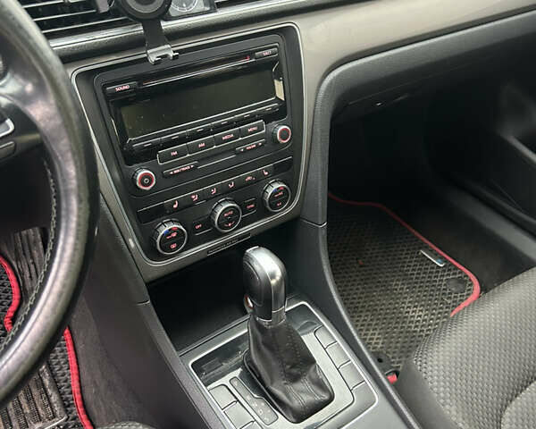 Фольксваген Пассат, об'ємом двигуна 2.5 л та пробігом 261 тис. км за 8600 $, фото 16 на Automoto.ua