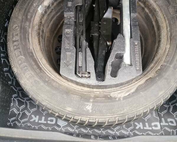 Фольксваген Пассат, объемом двигателя 2.5 л и пробегом 147 тыс. км за 12000 $, фото 12 на Automoto.ua