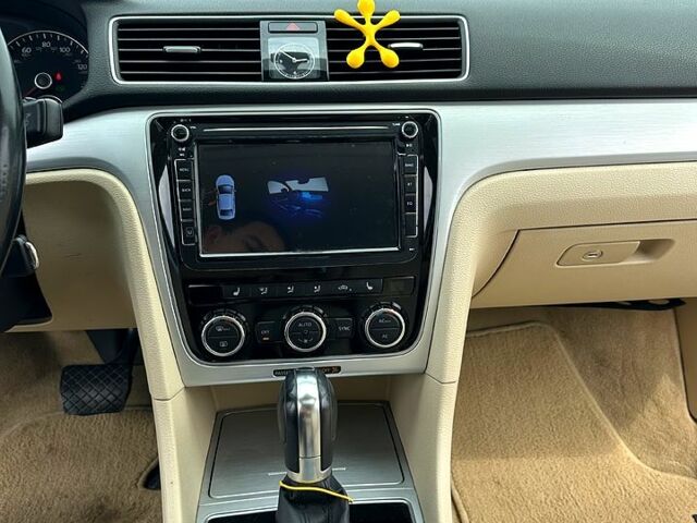 Фольксваген Пассат, объемом двигателя 2.5 л и пробегом 180 тыс. км за 11700 $, фото 5 на Automoto.ua