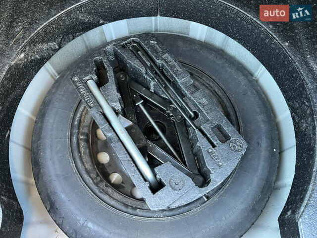 Фольксваген Пассат, объемом двигателя 2.5 л и пробегом 211 тыс. км за 9900 $, фото 26 на Automoto.ua