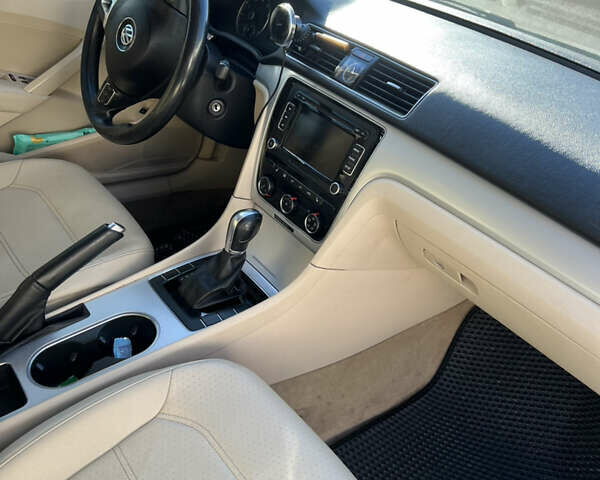 Фольксваген Пассат, объемом двигателя 2.5 л и пробегом 211 тыс. км за 9900 $, фото 23 на Automoto.ua