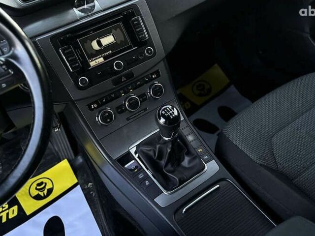 Фольксваген Пассат, об'ємом двигуна 1.6 л та пробігом 212 тис. км за 8700 $, фото 12 на Automoto.ua