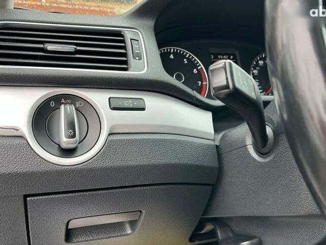 Фольксваген Пассат, объемом двигателя 2.5 л и пробегом 192 тыс. км за 10599 $, фото 12 на Automoto.ua