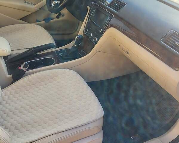 Фольксваген Пассат, объемом двигателя 2.48 л и пробегом 179 тыс. км за 11300 $, фото 8 на Automoto.ua