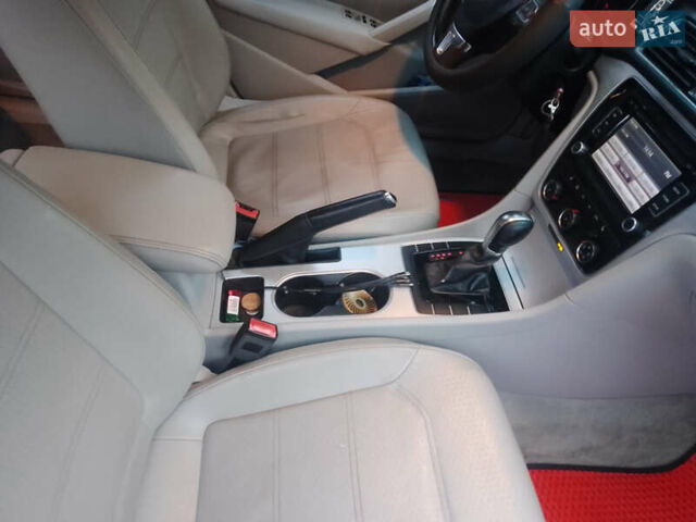 Фольксваген Пассат, объемом двигателя 2.5 л и пробегом 220 тыс. км за 9500 $, фото 12 на Automoto.ua