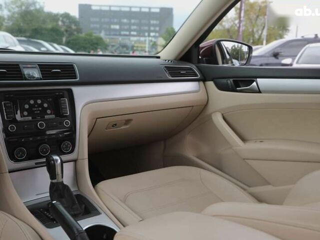 Фольксваген Пассат, об'ємом двигуна 2.5 л та пробігом 228 тис. км за 10500 $, фото 12 на Automoto.ua