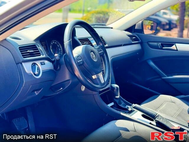 Фольксваген Пассат, объемом двигателя 2.5 л и пробегом 116 тыс. км за 11000 $, фото 6 на Automoto.ua