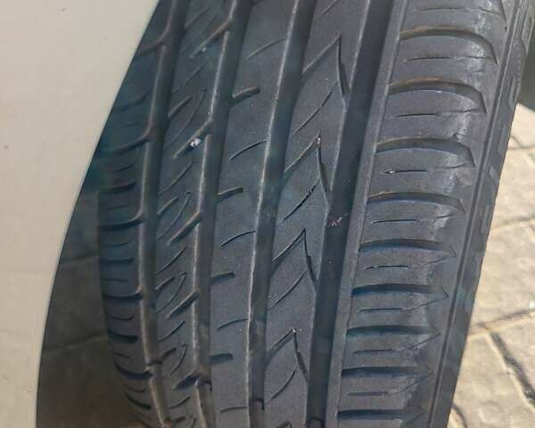 Фольксваген Пассат, объемом двигателя 2.48 л и пробегом 179 тыс. км за 11300 $, фото 7 на Automoto.ua