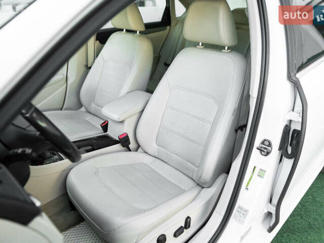 Фольксваген Пассат, объемом двигателя 1.8 л и пробегом 184 тыс. км за 10500 $, фото 19 на Automoto.ua