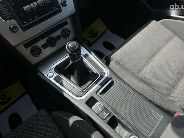 Фольксваген Пассат, объемом двигателя 1.6 л и пробегом 234 тыс. км за 13990 $, фото 24 на Automoto.ua