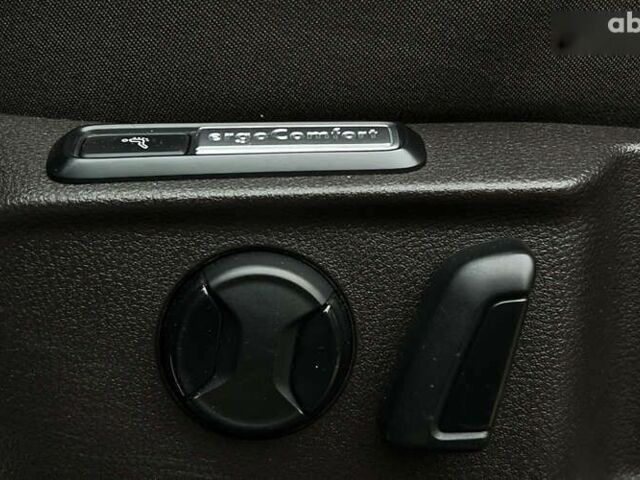 Фольксваген Пассат, об'ємом двигуна 1.8 л та пробігом 149 тис. км за 14999 $, фото 17 на Automoto.ua