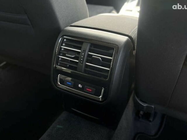 Фольксваген Пассат, об'ємом двигуна 1.6 л та пробігом 234 тис. км за 13990 $, фото 12 на Automoto.ua