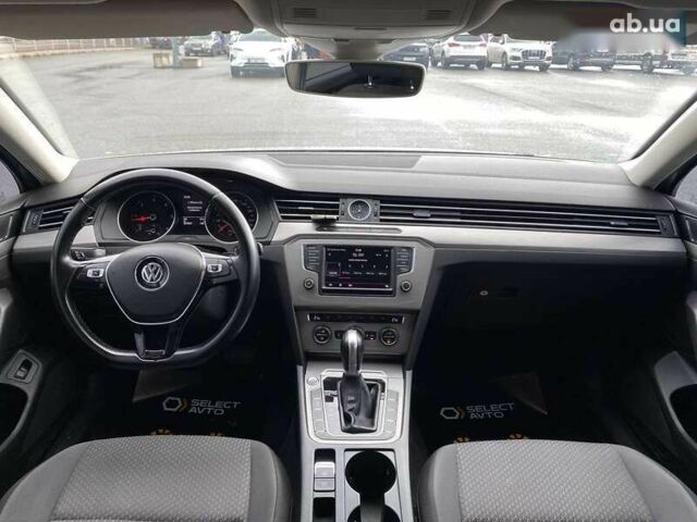 Фольксваген Пассат, объемом двигателя 1.6 л и пробегом 268 тыс. км за 13490 $, фото 11 на Automoto.ua