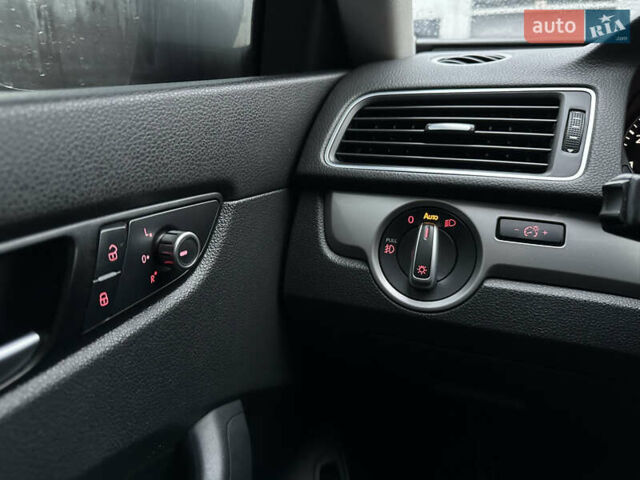 Фольксваген Пассат, об'ємом двигуна 1.8 л та пробігом 150 тис. км за 10999 $, фото 14 на Automoto.ua