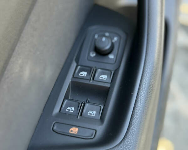 Фольксваген Пассат, объемом двигателя 1.8 л и пробегом 161 тыс. км за 17100 $, фото 11 на Automoto.ua