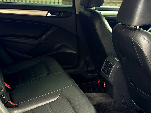 Фольксваген Пассат, об'ємом двигуна 1.8 л та пробігом 179 тис. км за 10999 $, фото 12 на Automoto.ua