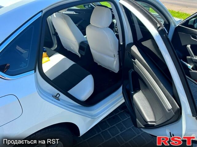 Фольксваген Пассат, объемом двигателя 1.8 л и пробегом 107 тыс. км за 13500 $, фото 2 на Automoto.ua