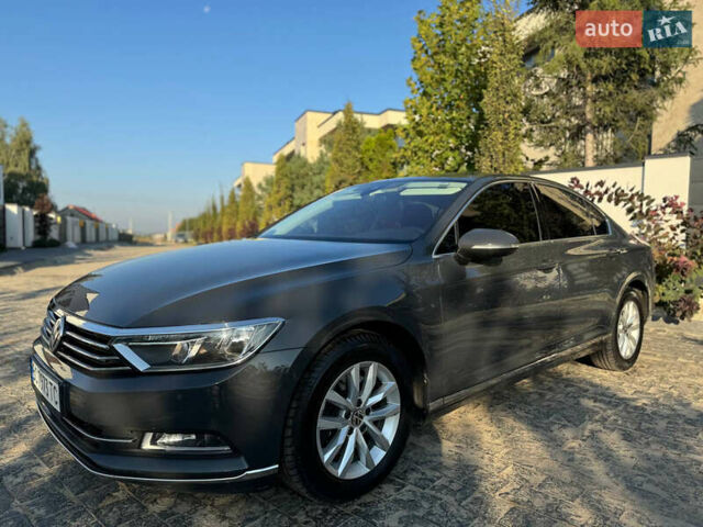 Фольксваген Пассат, объемом двигателя 1.6 л и пробегом 235 тыс. км за 15500 $, фото 24 на Automoto.ua