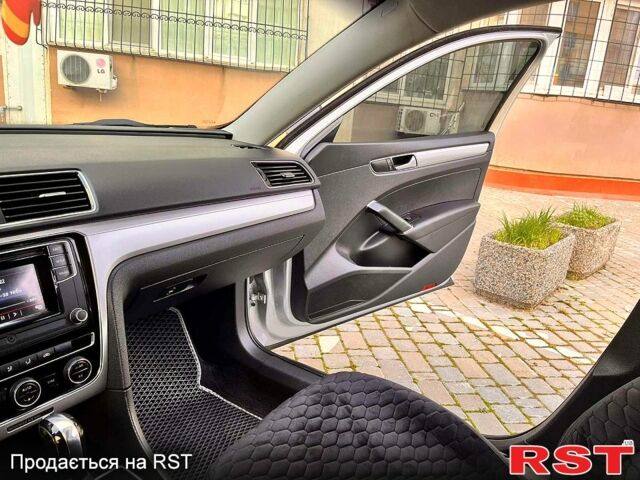 Фольксваген Пассат, объемом двигателя 1.8 л и пробегом 198 тыс. км за 14000 $, фото 6 на Automoto.ua