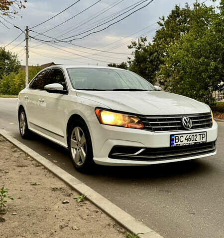 Фольксваген Пассат, объемом двигателя 1.8 л и пробегом 219 тыс. км за 12000 $, фото 1 на Automoto.ua