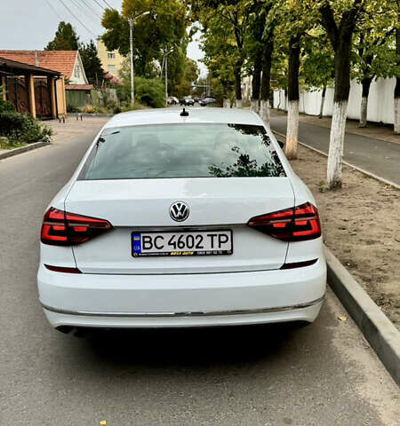 Фольксваген Пассат, объемом двигателя 1.8 л и пробегом 219 тыс. км за 12000 $, фото 8 на Automoto.ua