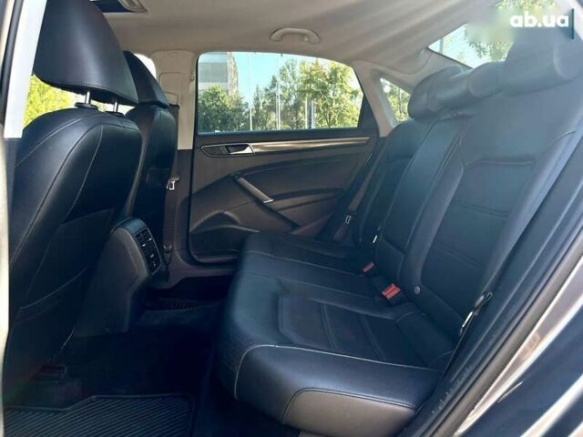 Фольксваген Пассат, объемом двигателя 1.8 л и пробегом 229 тыс. км за 12900 $, фото 19 на Automoto.ua