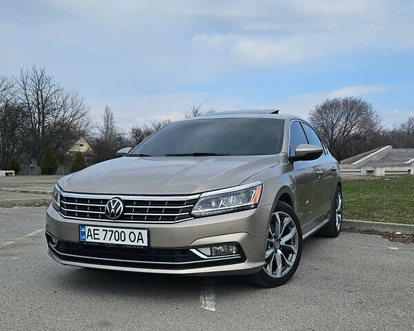 Фольксваген Пассат, объемом двигателя 3.6 л и пробегом 203 тыс. км за 15000 $, фото 2 на Automoto.ua