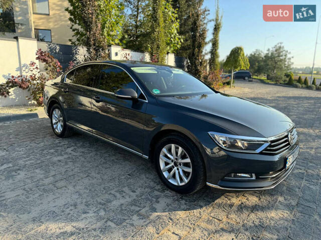 Фольксваген Пассат, объемом двигателя 1.6 л и пробегом 235 тыс. км за 15500 $, фото 4 на Automoto.ua