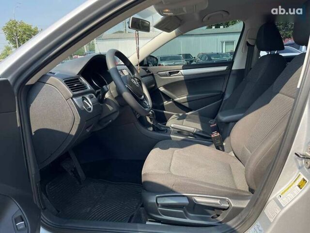 Фольксваген Пассат, об'ємом двигуна 1.8 л та пробігом 129 тис. км за 13490 $, фото 19 на Automoto.ua