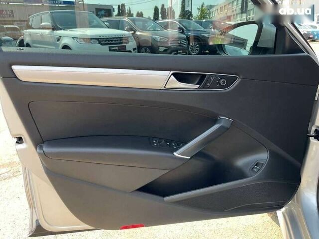 Фольксваген Пассат, об'ємом двигуна 1.8 л та пробігом 129 тис. км за 13490 $, фото 16 на Automoto.ua