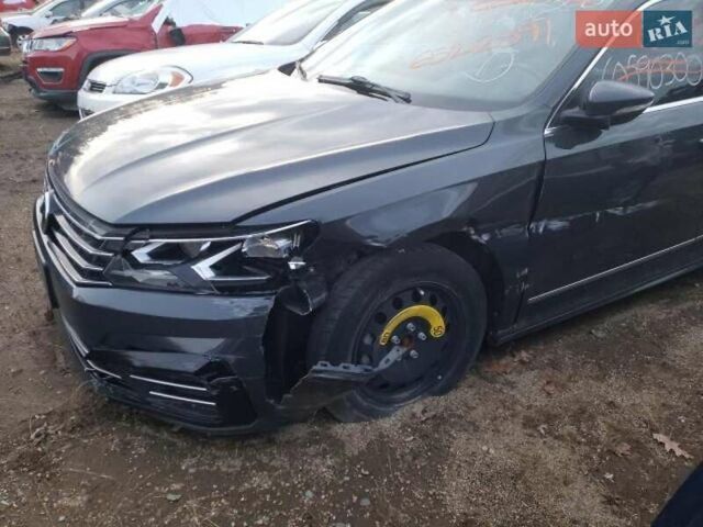 Фольксваген Пассат, объемом двигателя 1.8 л и пробегом 207 тыс. км за 16500 $, фото 24 на Automoto.ua