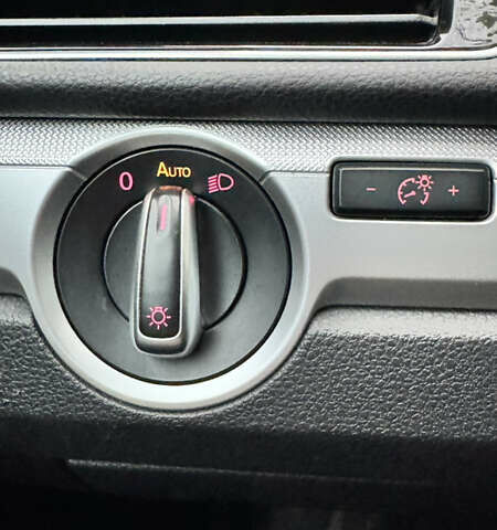 Фольксваген Пассат, объемом двигателя 1.8 л и пробегом 219 тыс. км за 12000 $, фото 11 на Automoto.ua