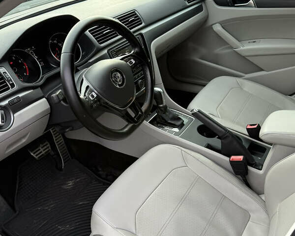 Фольксваген Пассат, об'ємом двигуна 1.8 л та пробігом 189 тис. км за 12800 $, фото 27 на Automoto.ua