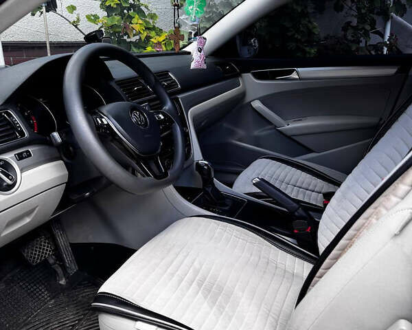 Фольксваген Пассат, объемом двигателя 1.8 л и пробегом 210 тыс. км за 11000 $, фото 6 на Automoto.ua