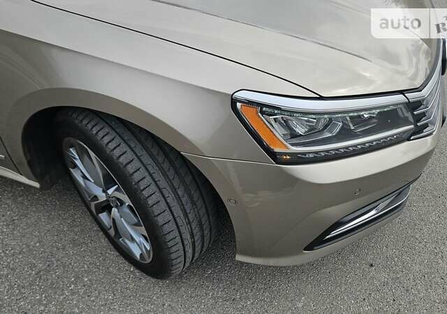 Фольксваген Пассат, объемом двигателя 3.6 л и пробегом 203 тыс. км за 15000 $, фото 9 на Automoto.ua