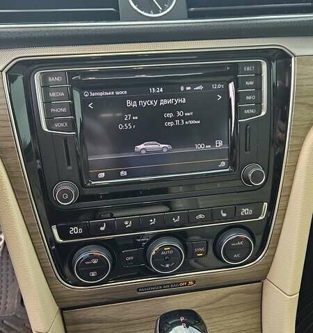 Фольксваген Пассат, объемом двигателя 3.6 л и пробегом 203 тыс. км за 15000 $, фото 14 на Automoto.ua