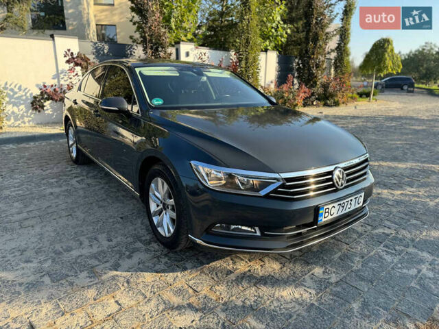 Фольксваген Пассат, объемом двигателя 1.6 л и пробегом 235 тыс. км за 15500 $, фото 6 на Automoto.ua