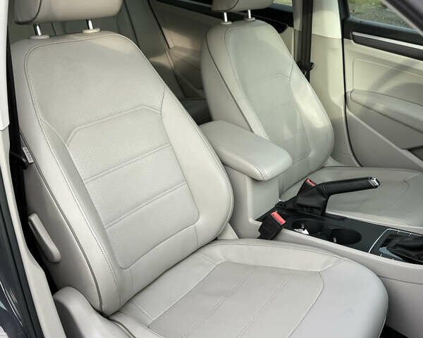 Фольксваген Пассат, об'ємом двигуна 1.8 л та пробігом 189 тис. км за 12800 $, фото 41 на Automoto.ua