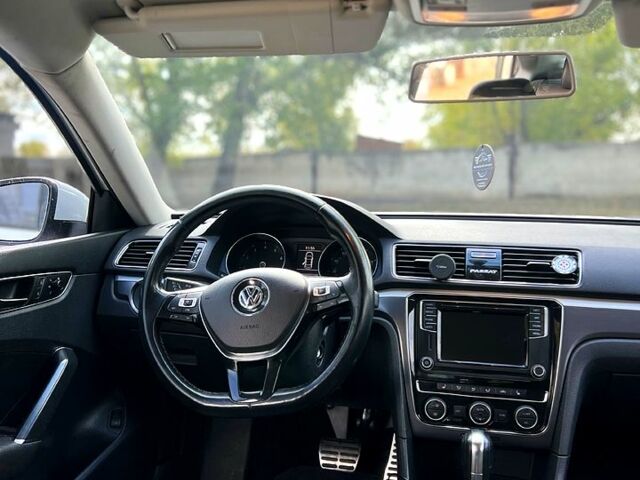 Фольксваген Пассат, об'ємом двигуна 2 л та пробігом 190 тис. км за 12000 $, фото 5 на Automoto.ua