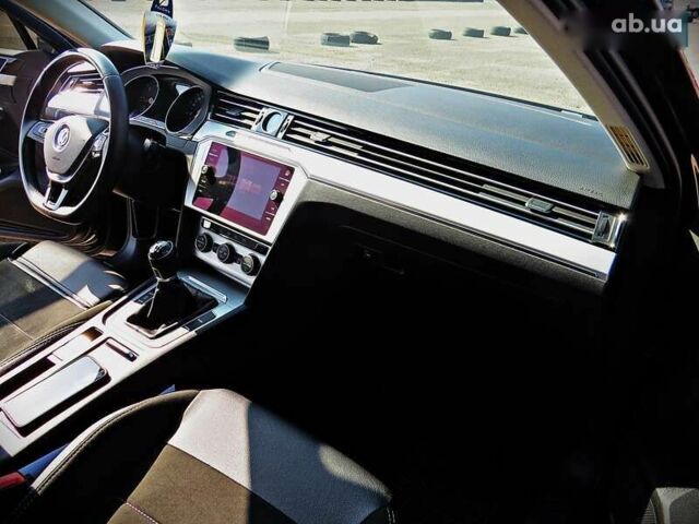 Фольксваген Пассат, об'ємом двигуна 1.6 л та пробігом 226 тис. км за 12800 $, фото 19 на Automoto.ua