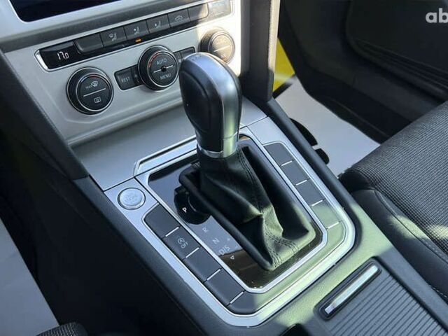 Фольксваген Пассат, об'ємом двигуна 1.6 л та пробігом 197 тис. км за 17500 $, фото 19 на Automoto.ua