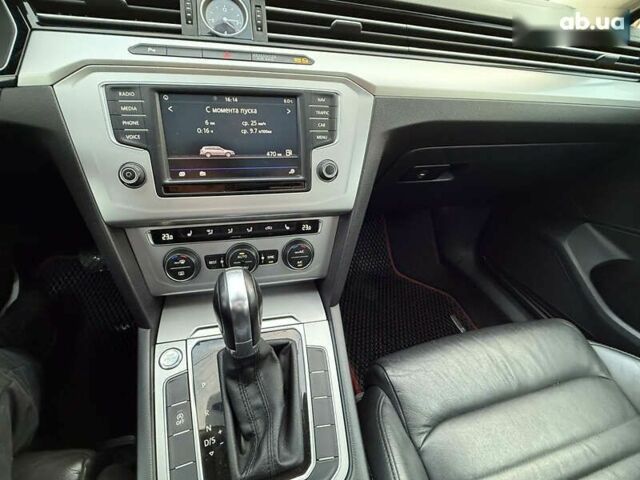 Фольксваген Пассат, об'ємом двигуна 1.6 л та пробігом 332 тис. км за 13990 $, фото 16 на Automoto.ua