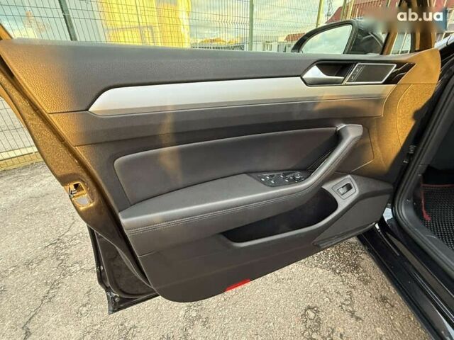 Фольксваген Пассат, об'ємом двигуна 1.6 л та пробігом 332 тис. км за 13990 $, фото 10 на Automoto.ua