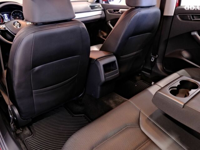 Фольксваген Пассат, объемом двигателя 1.8 л и пробегом 190 тыс. км за 14900 $, фото 7 на Automoto.ua