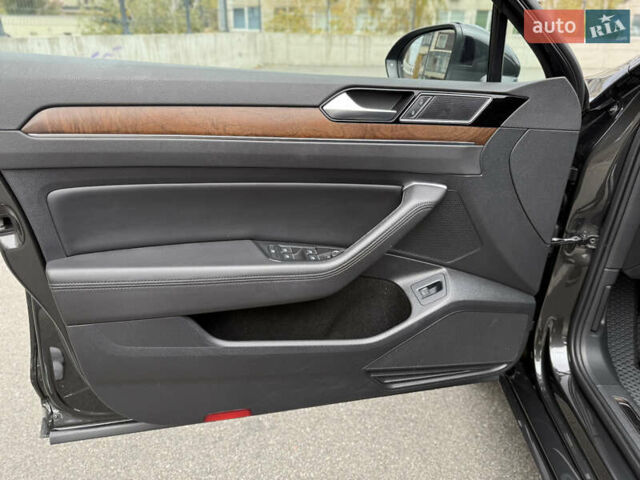 Фольксваген Пассат 2018 в Киеве на Automoto.ua Фольксваген Пассат, объемом двигателя 2 л и пробегом 152 тыс. км за 25999 $, фото 23 на Automoto.ua