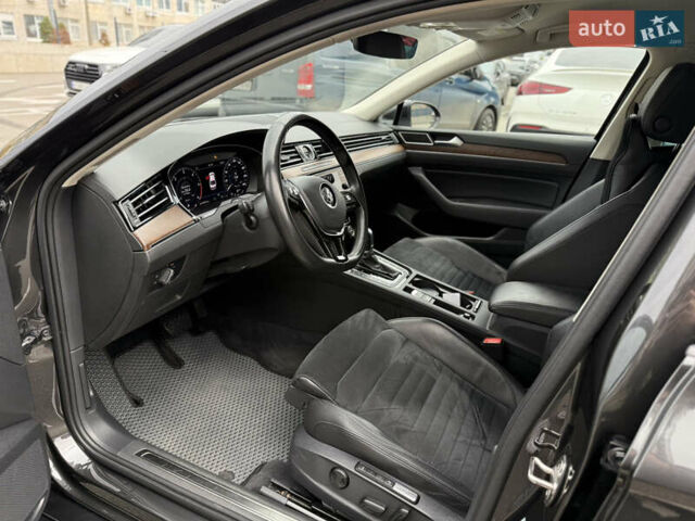 Фольксваген Пассат 2018 в Киеве на Automoto.ua Фольксваген Пассат, объемом двигателя 2 л и пробегом 152 тыс. км за 25999 $, фото 10 на Automoto.ua