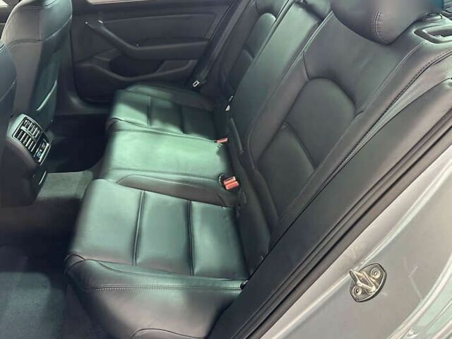 Фольксваген Пассат, объемом двигателя 2 л и пробегом 184 тыс. км за 21950 $, фото 10 на Automoto.ua