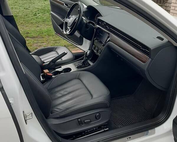 Фольксваген Пассат, об'ємом двигуна 2 л та пробігом 115 тис. км за 20750 $, фото 12 на Automoto.ua